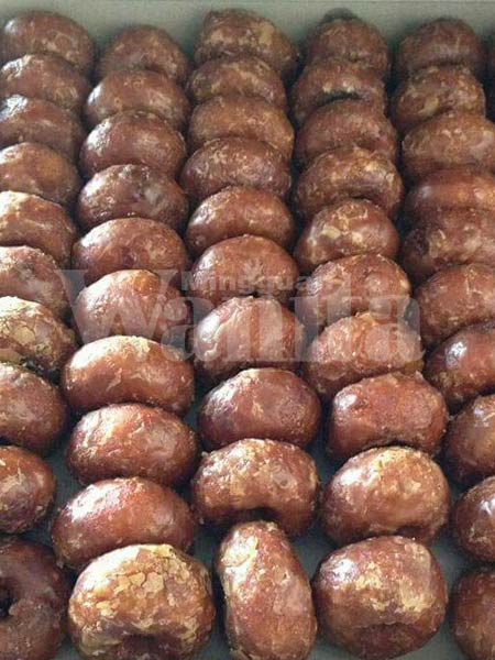 Ibu Tunggal Ini Kongsi Rahsia Jualan Kuih Keria Gula 