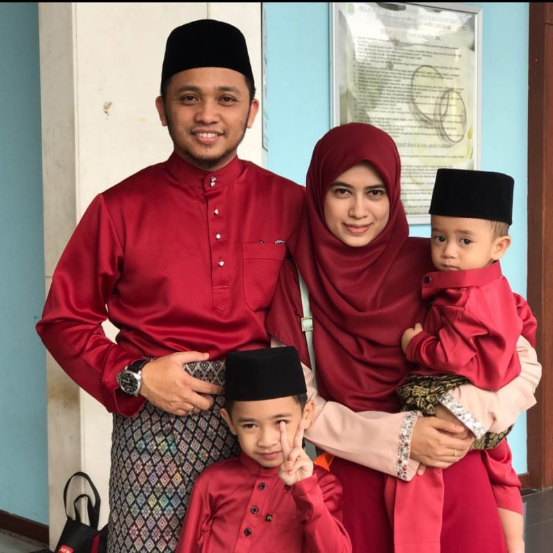 “Tinggal Rumah Flat, Lantai Simen, Tiada Perabot Tapi Itulah Detik Paling Bahagia..”