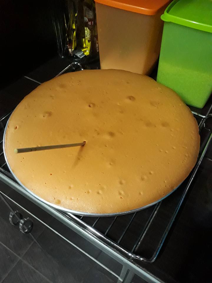 Tak Payah Nak Parut Kulit Oren, Guna Cara Ni Pun Boleh Buat Kek Oren Jadi Gebu & Sedap