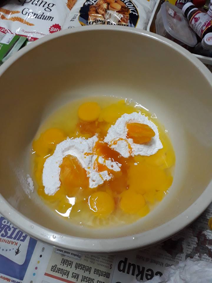 Tak Payah Nak Parut Kulit Oren, Guna Cara Ni Pun Boleh Buat Kek Oren Jadi Gebu & Sedap