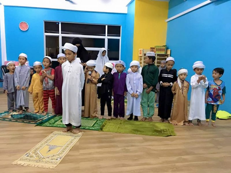 Jika Terasa Jauh Dengan Anak, Cubalah Sunnah Makan Satu 