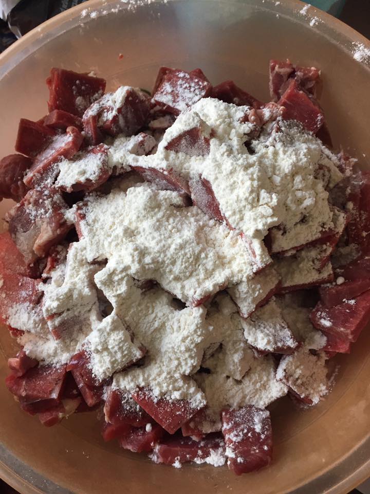 Chef Ini Kongsi Petua Basuh, Potong & Lembutkan Daging Dengan Cepat, Kena Ikut Cara Ini!