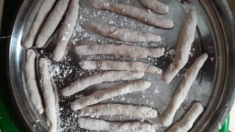 ‘Kepok Lekor Ganu’ 3 Bahan, Specialnya Tak Guna Tepung Sagu Macam Orang Biasa Buat!