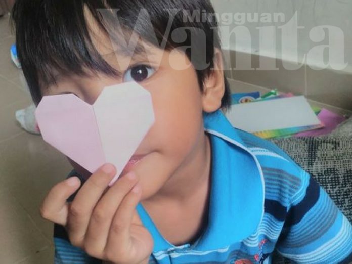 9 Sebab Mak Kena Bagi Anak Main Origami, Sebelum Tu Ajar Dulu Lipat Baju Seawal 3 Tahun