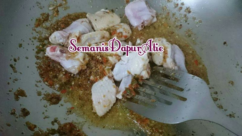 Resepi Rahsia Ayam Rica Rica Pedas Lagi Sedap, Daun Kemangi Tu Pembangkit Aroma