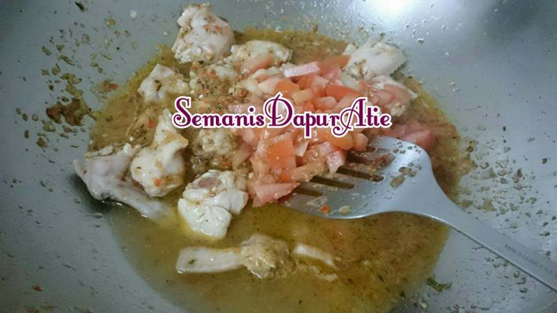 Resepi Rahsia Ayam Rica Rica Pedas Lagi Sedap, Daun Kemangi Tu Pembangkit Aroma