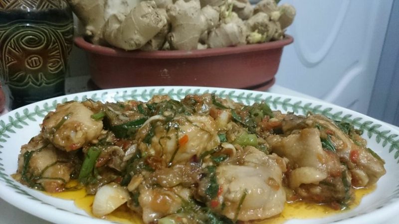 Resepi Rahsia Ayam Rica Rica Pedas Lagi Sedap, Daun Kemangi Tu Pembangkit Aroma