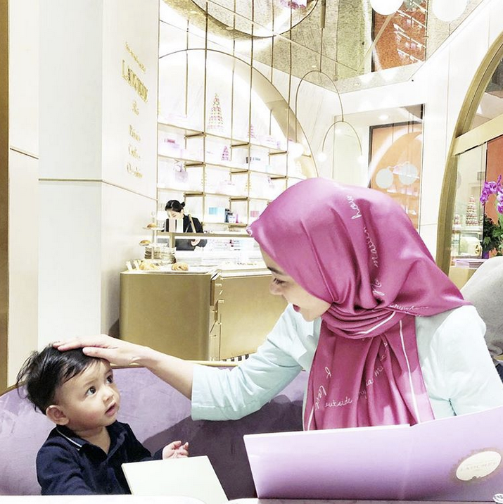 ‘Anak Menangis Minta Susu, Sekali Yang Keluar Darah’ Pengalaman Breastfeeding Ameera Zaini Sebak