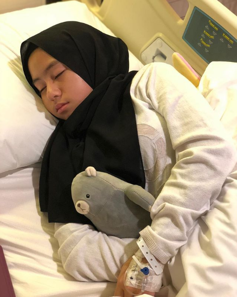 Kurang Minum Air Punca Pelakon Mia Sara Masuk Hospital, Kena Jangkitan Kuman Pada Saluran Kencing!
