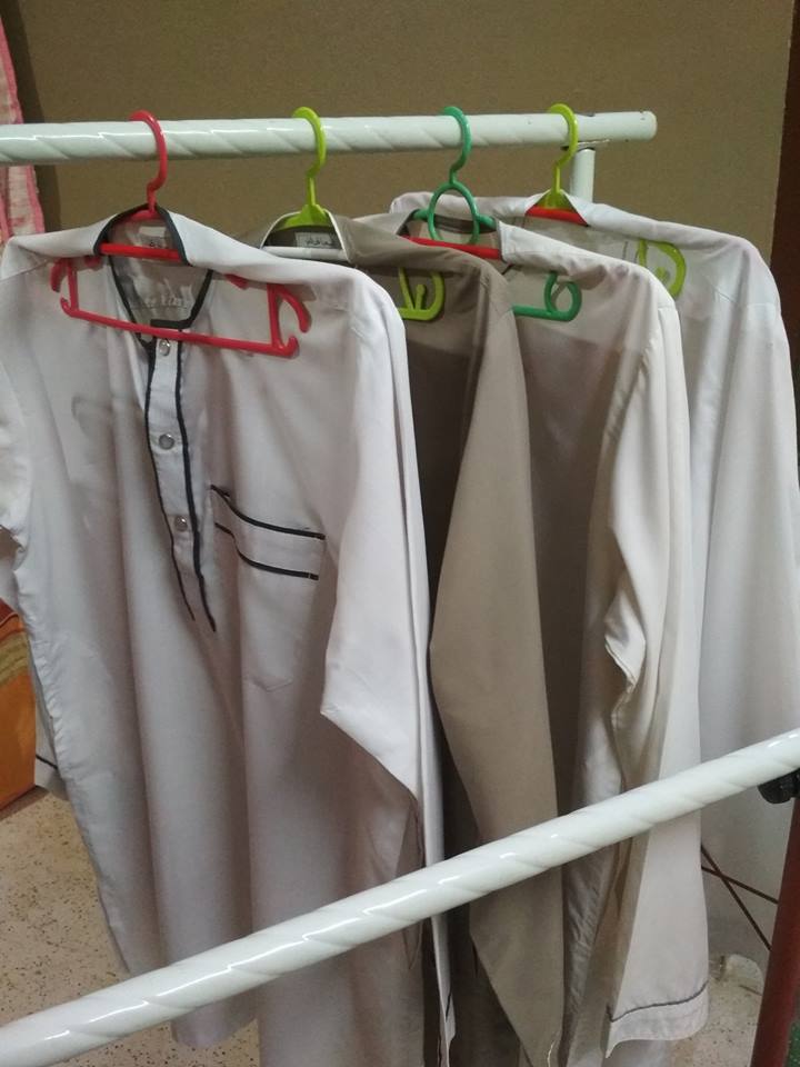 Cuma Guna 2 Hanger, Baju Lepas Iron Kekal Licin Dan Tak Berkedut
