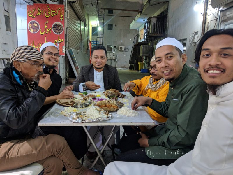 ‘Gi Mekah Nga Mutor’ Indahnya Kisah 3 Lelaki Kelantan Tunai Umrah Naik Kapcai